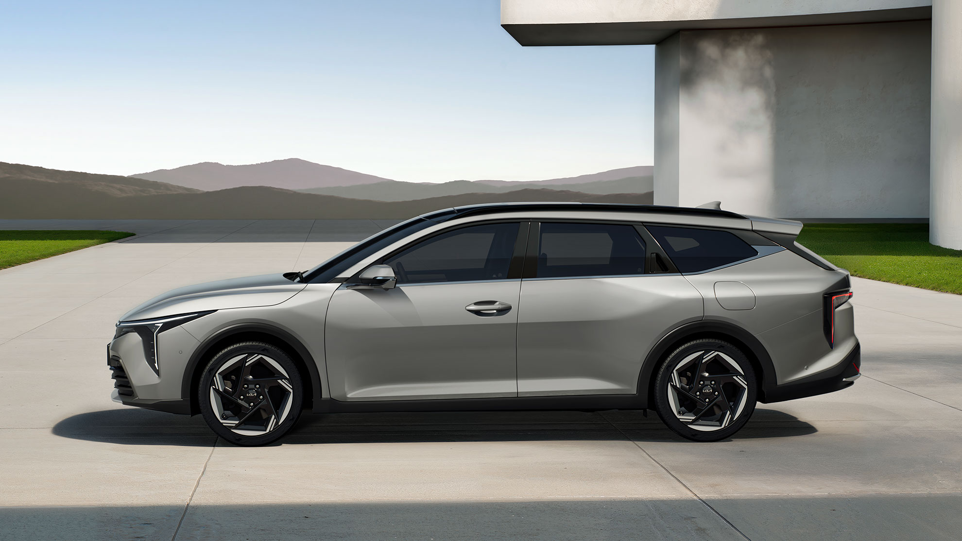 Kia K4 Sportswagon in Silber in der Seitenansicht