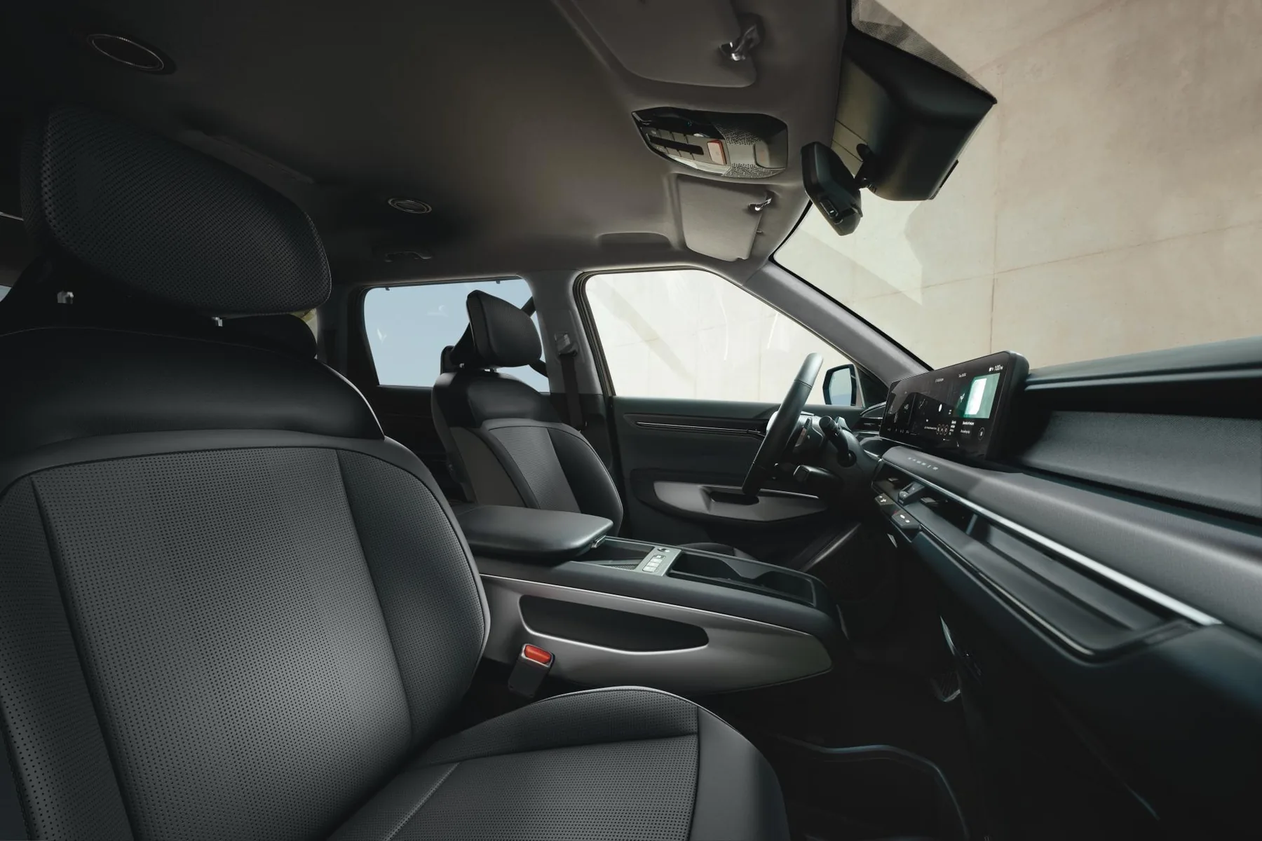 Innenraum des Kia EV9 Air mit Blick auf die zweite Sitzreihe
